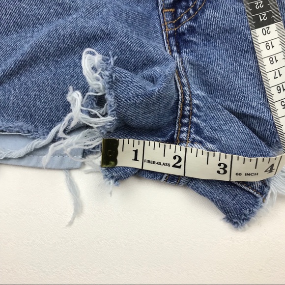 Vintage Levi’s 569 High Waist wedgie Jean Shorts - Picture 5 of 6